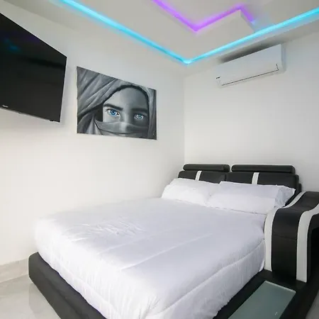 Guest Friendly 3 Bedroom Beachfront