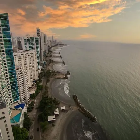 Guest Friendly 3 Bedroom Beachfront Apartamento *